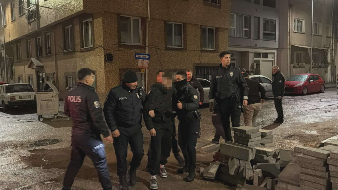 Sokak ortasında infaz! 24 yaşındaki genç öldürüldü 5